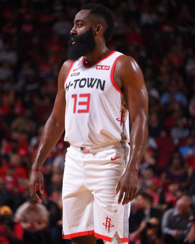 河南男篮调整战术，再战大胜的简单介绍